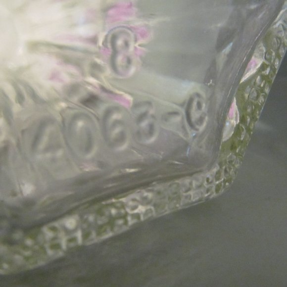 Vintage Hoosier 6" Clear Glass #4063-C Hexagon Bud Vase Diamond Cut Ribbed - Picture 14 of 15